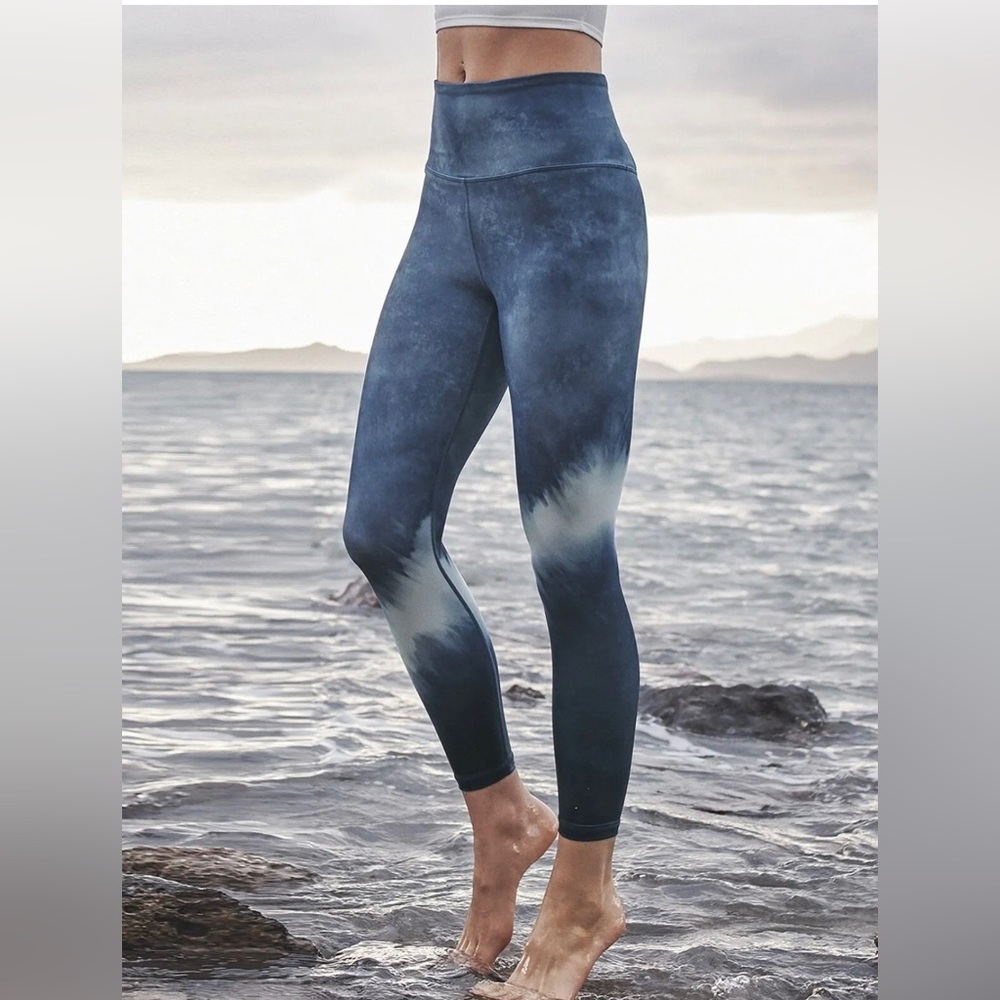 Athleta Elevation watercolor 7/8‎ tight size XS
